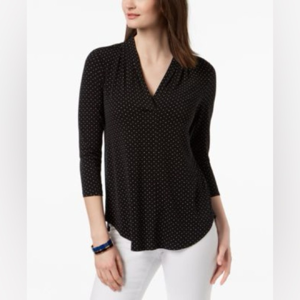 216M‎ Charter Club Petite Dot-Print V-Neck Top - Size: PXS